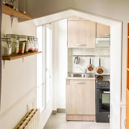 Bright And Quiet Apt Near Montmartre Апартаменты