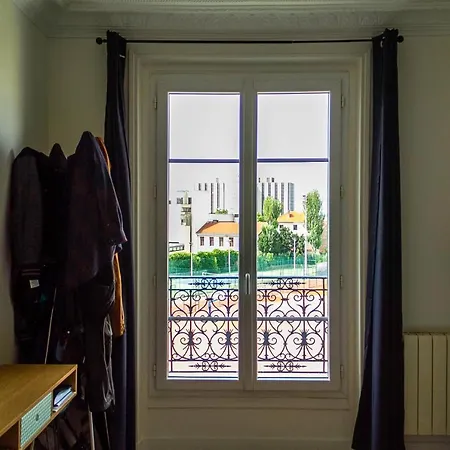 Bright And Quiet Apt Near Montmartre Париж