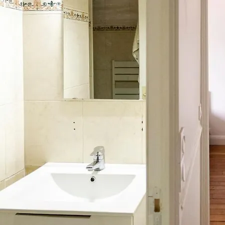 Bright And Quiet Apt Near Montmartre *
